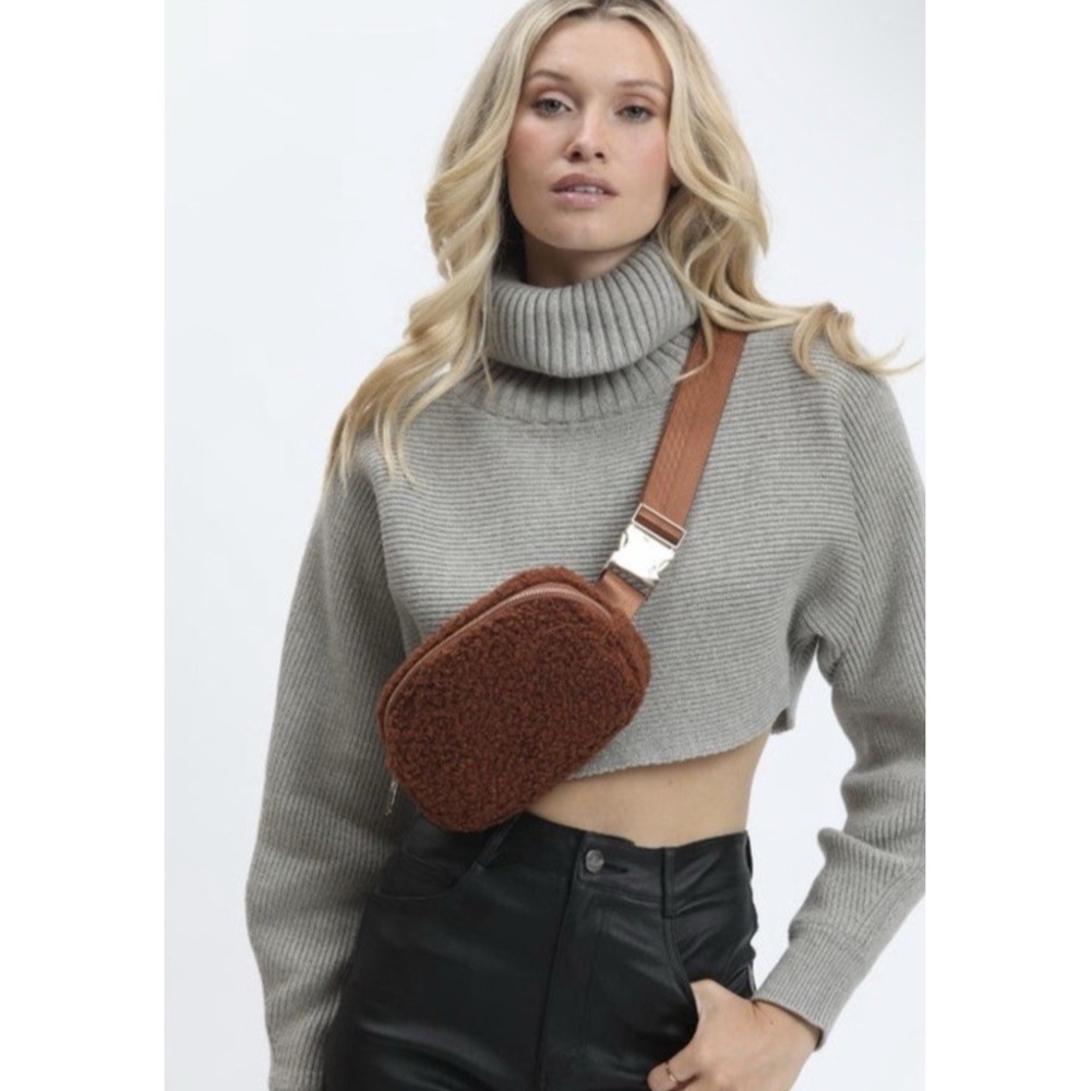 Urban Expressions Fuzzy Belt Bag Tan Santi Crossbody Unisex Fanny‎ Pack NEW - Picture 2 of 16